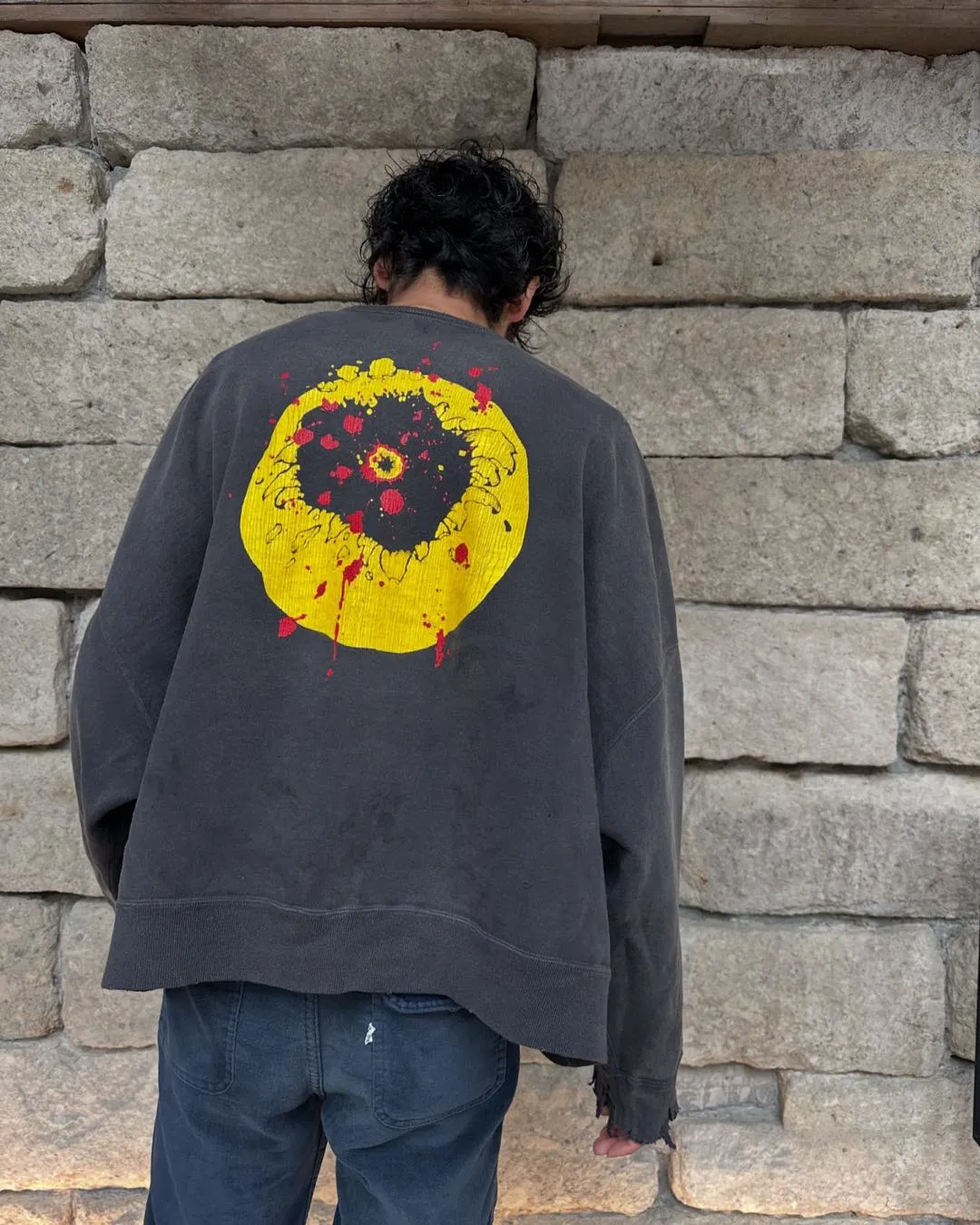 SAINT Mxxxxxx x CACTUS PLANT FLEA MARKET SMILE SWEATER SHIRT CPFM co-branded sweatshirt with smiley face, washed black S-XL, ready-to-wear Assute dyeing, heavy fermentation washing, multi-position spray fading, ultra-complex manual polishing/destruction treatment/special shearing treatment, special striped cuffs/multi-position shearing/pure handmade graffiti and dirty The only correct co-branded main wheat label/wash water label/little angel anti-counterfeiting label in the entire network